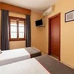 فندق Hostal-restaurante El Paisano *
