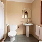 Hostal-restaurante El Paisano فندق *