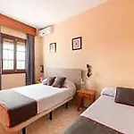 فندق Hostal-restaurante El Paisano Guadalema de los Quinteros