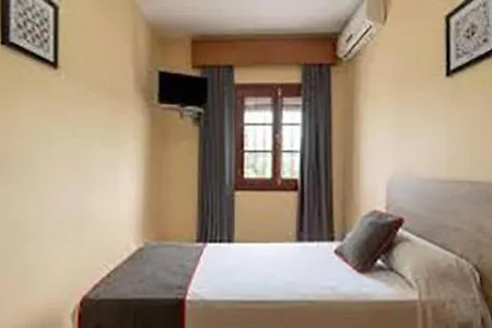 Hostal-restaurante El Paisano Hotel