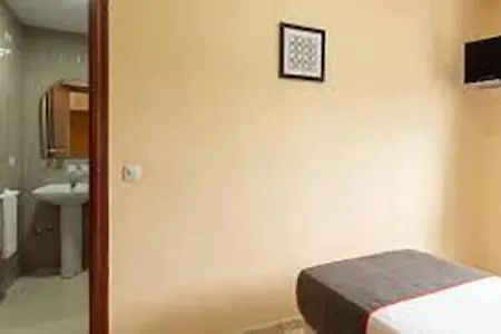 Hostal-restaurante El Paisano Hotel *