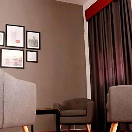 Hostal-restaurante El Paisano Hotel *